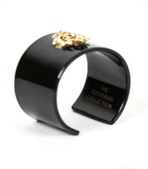 Silver or gold platted wreath on an acrylic glass bracelet