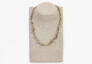 Silver or gold platted necklace with cristal de roche
