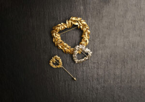 Silver or gold platted large pin