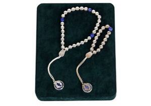 Small worry beads with lapis wreath