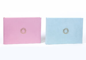 Genuine Italian leather album, available in 2 colors, ideal gift to welcome a newborn child