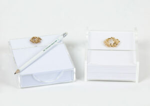 Paper case with large wreath