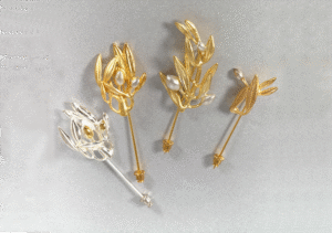 Silver or gold platted small pin