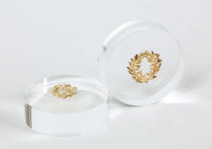 Presse papier with middle wreath