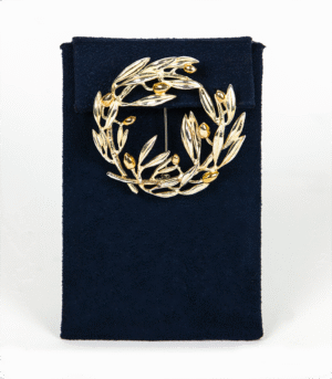 Silver or gold platted large brooch